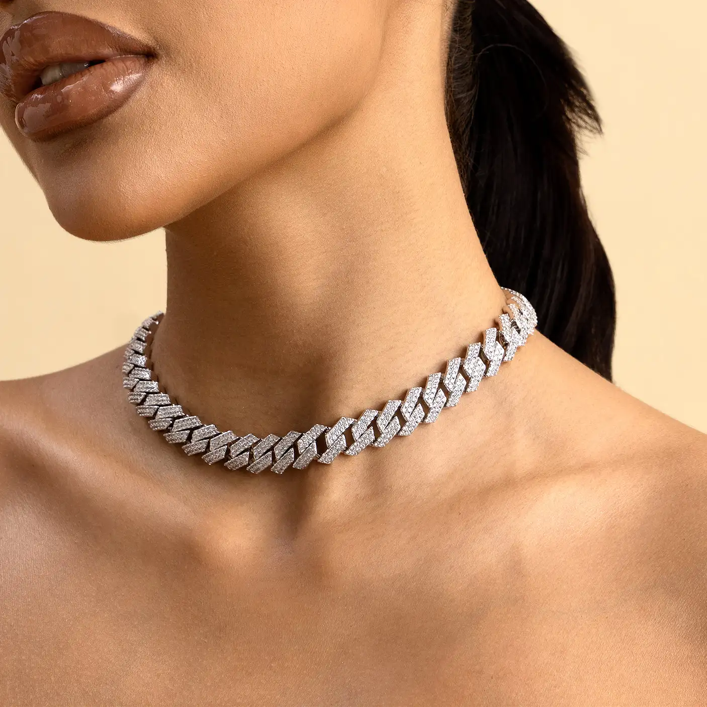 Yellow Gold Round Cut Prong Cuban Link Chain - 10mm - Image 3