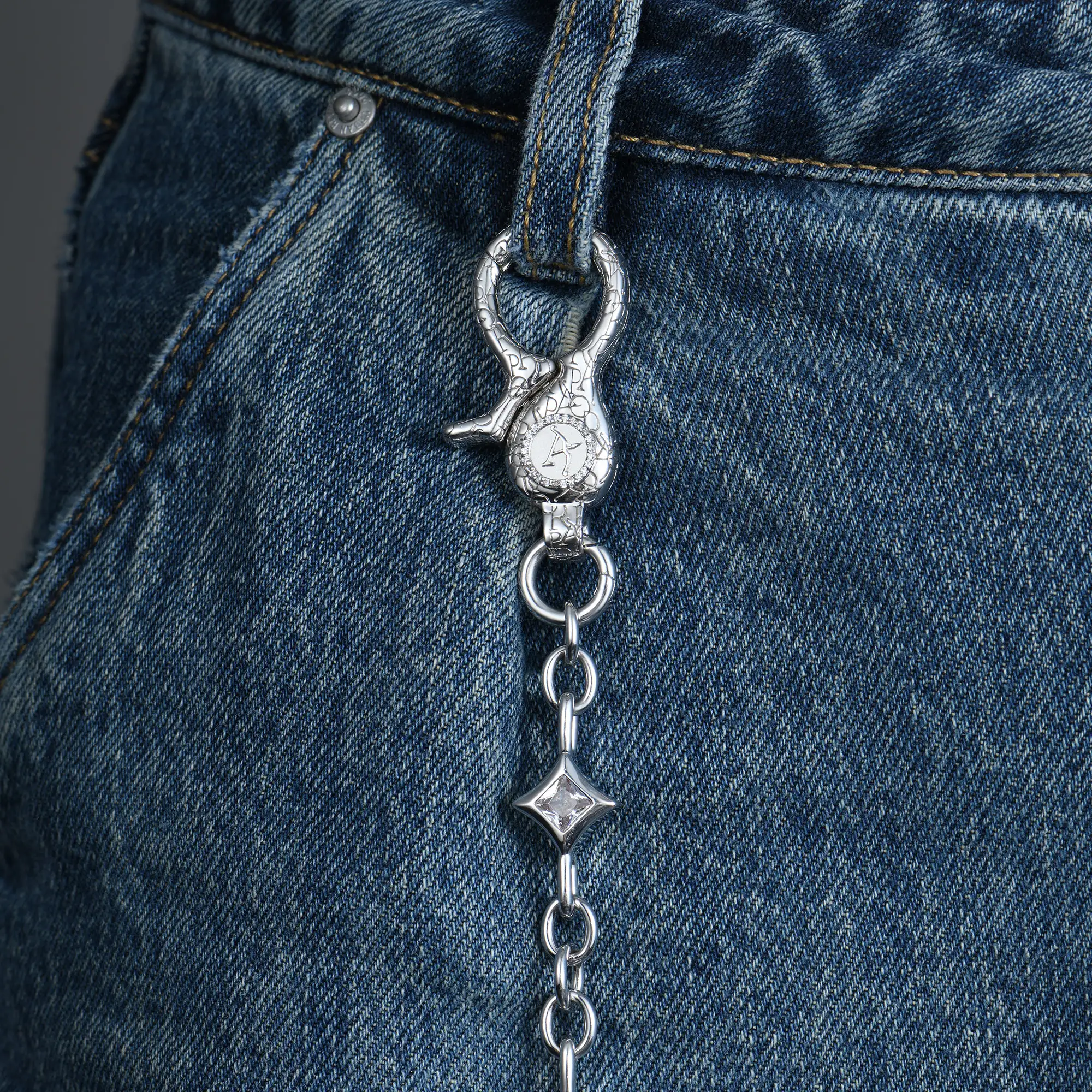 APORRO Engraved Lobster Clasp - Image 2