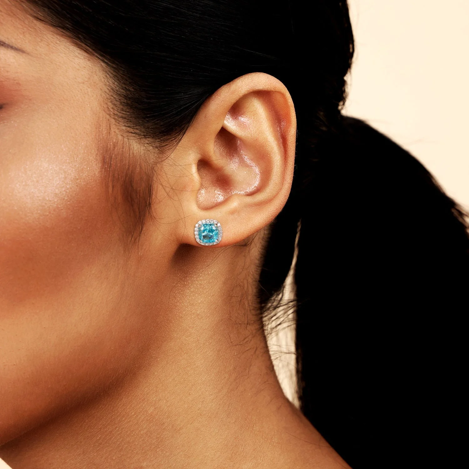 Single Crushed Ice Stud Earring - Image 4