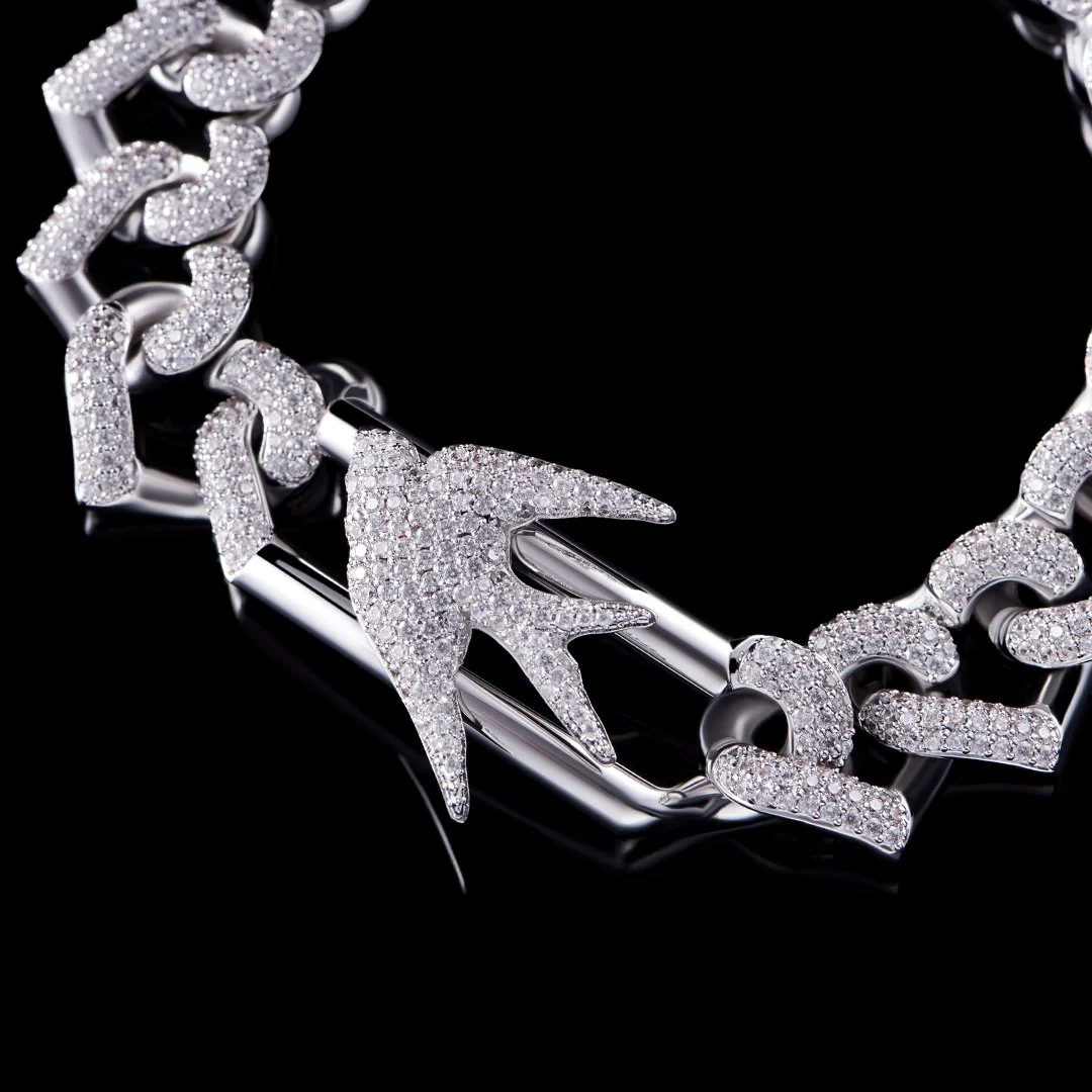 15mm L'amour Heart-Shape Link Bracelet - Image 3