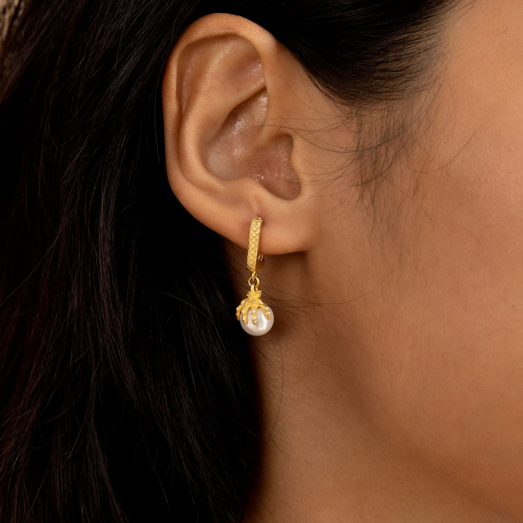 Single WONG Dragon Claw Pearl Dangly Earring - Image 4